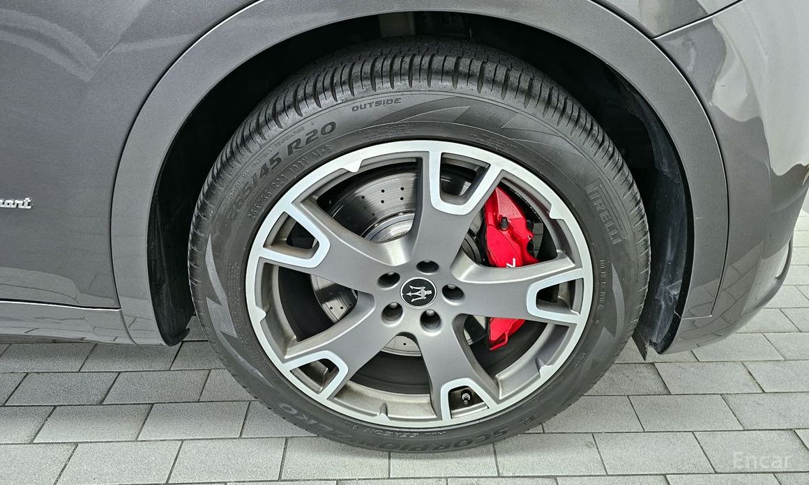 Levante 3.0 AWD Gransport 6