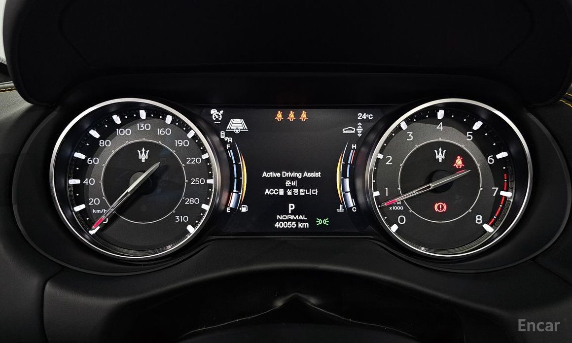 Levante 3.0 S AWD F Tributo 9