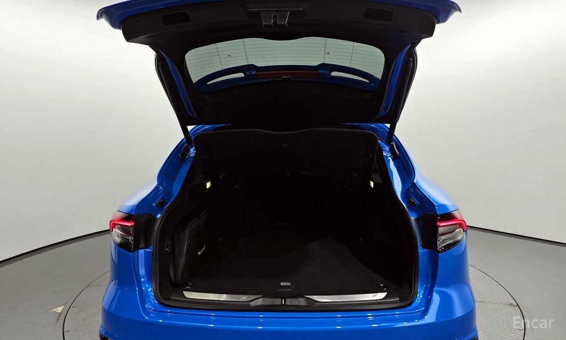 Levante 3.0 S AWD F Tributo 21