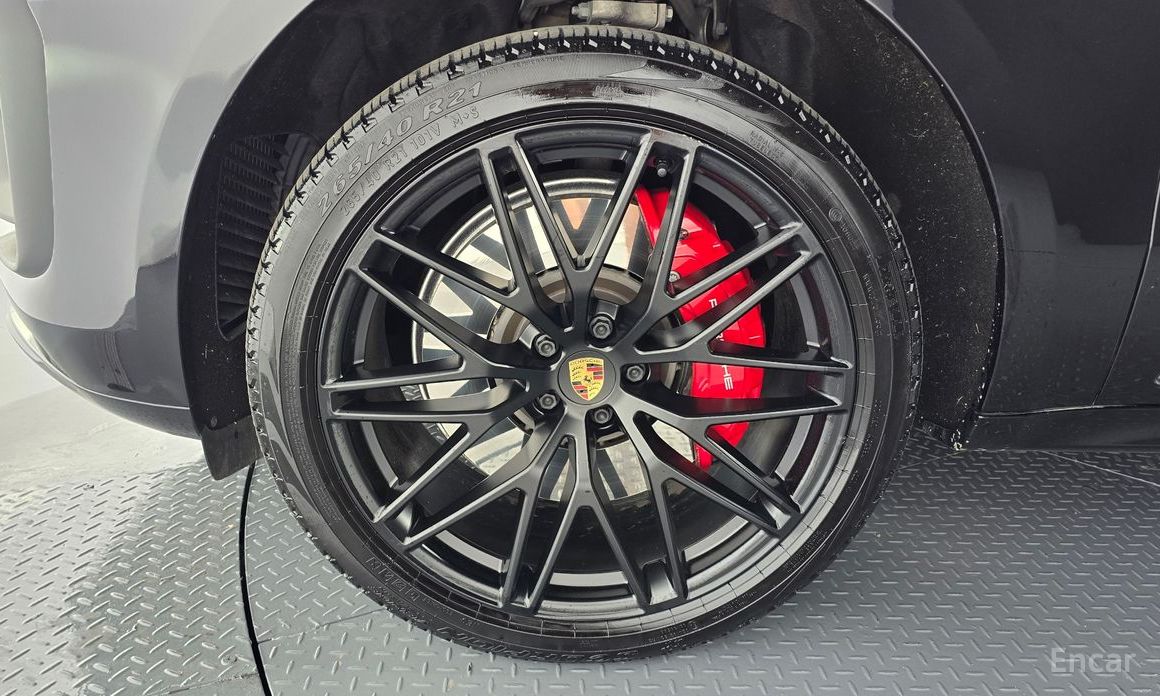 Macan 2. 9 GTS95B 6