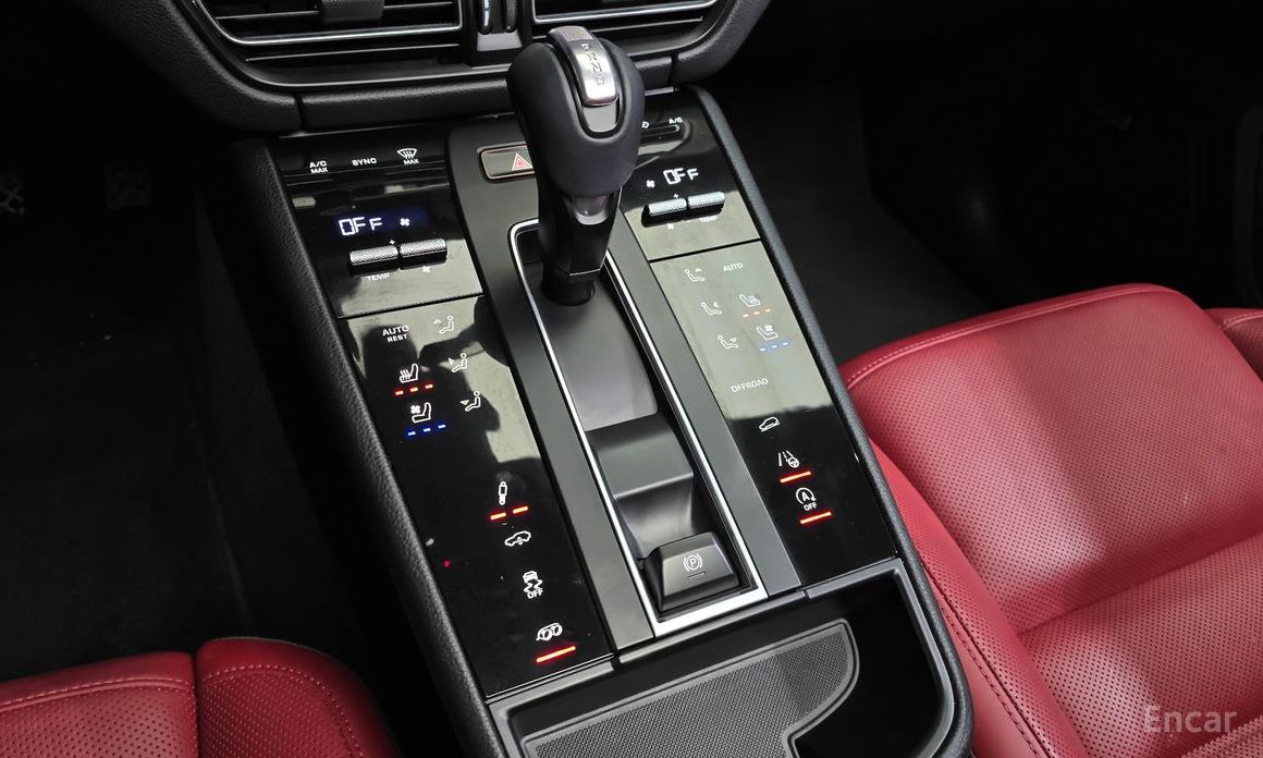 Macan 2. 9 GTS95B 10