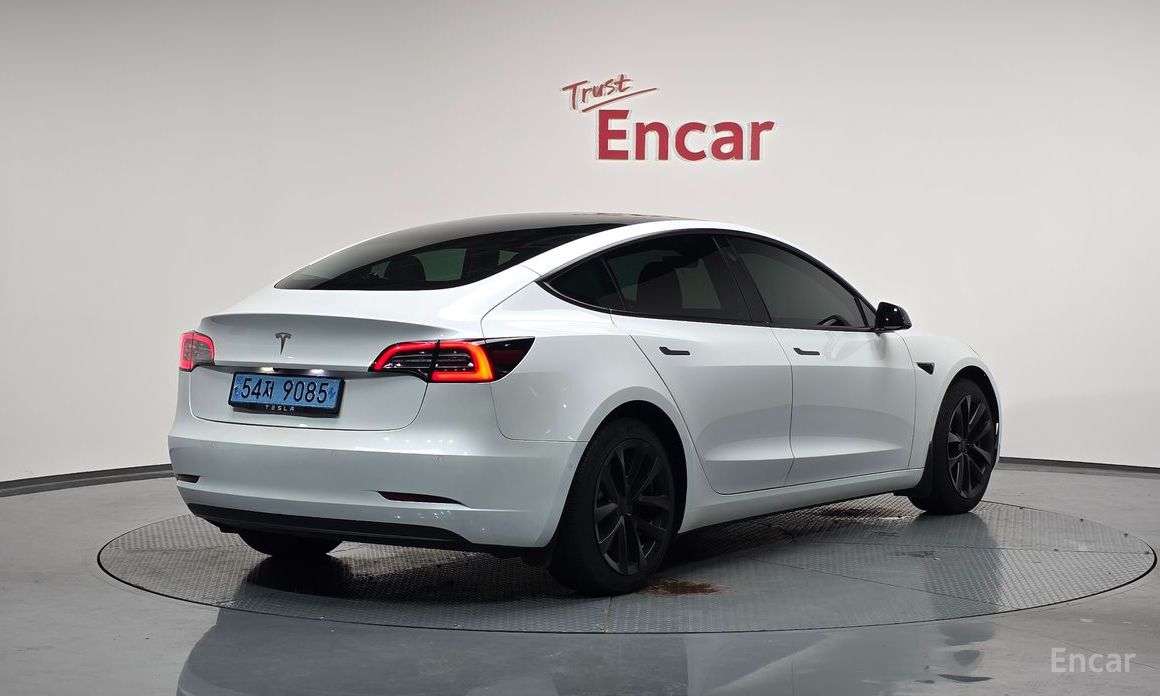 Model 3RWD 3