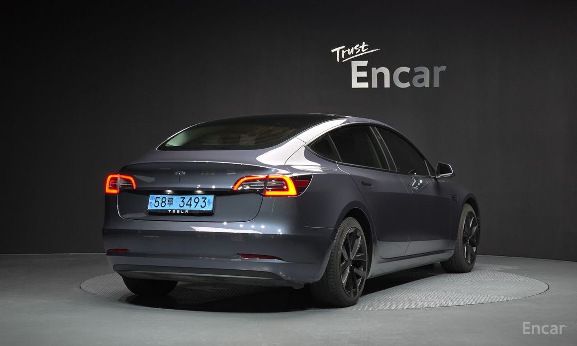 Model 3RWD 3