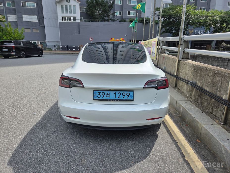 Model 3RWD 4