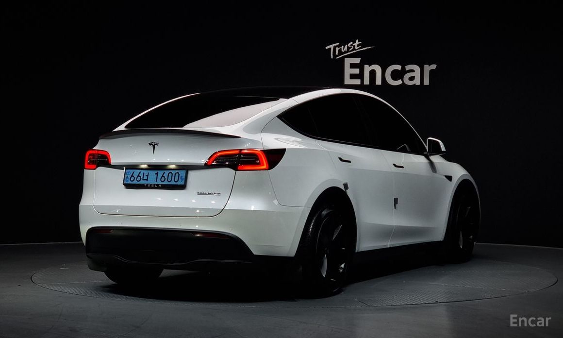 Tesla Model Y Long Range №3