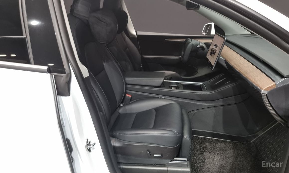 Tesla Model Y Long Range №11