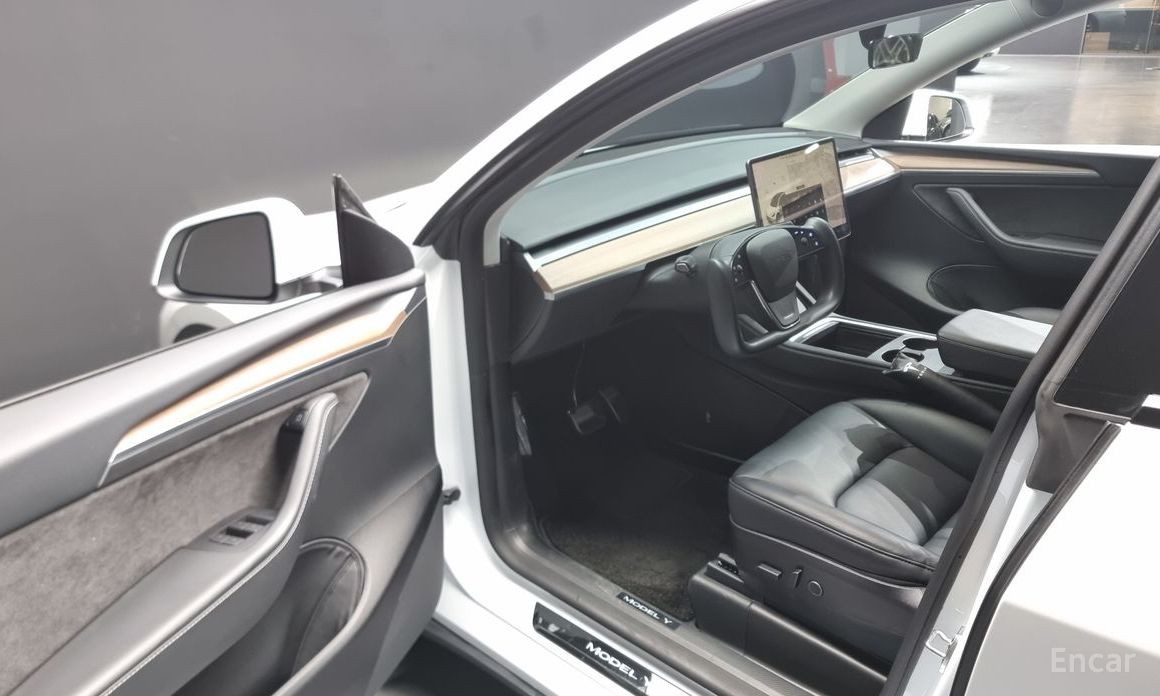 Tesla Model Y Long Range №13