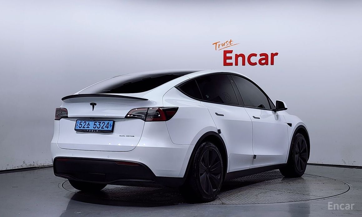 Tesla Model Y Long Range №3