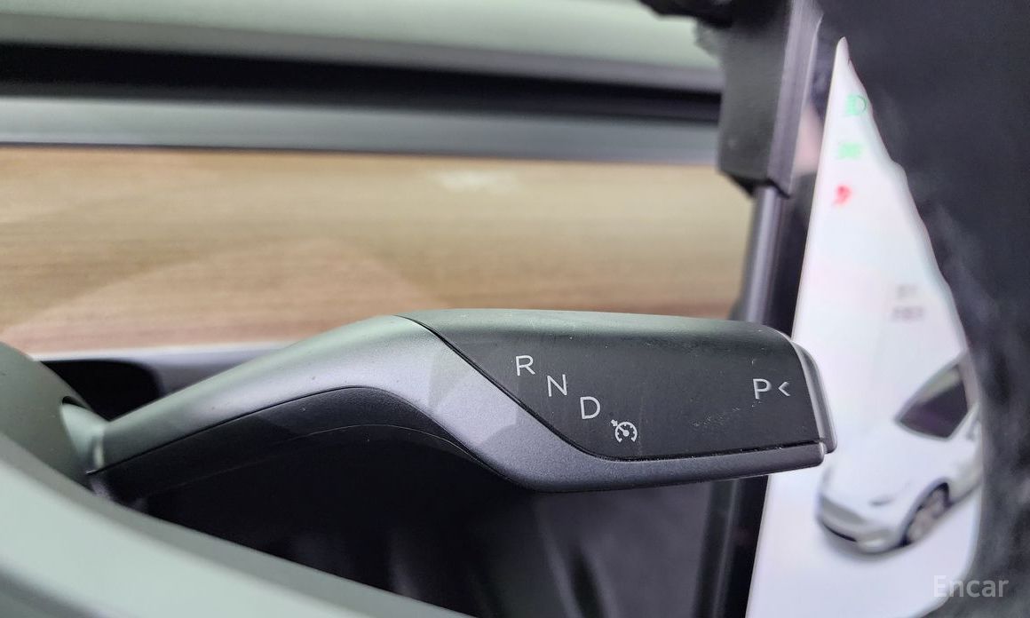 Tesla Model Y Long Range №10