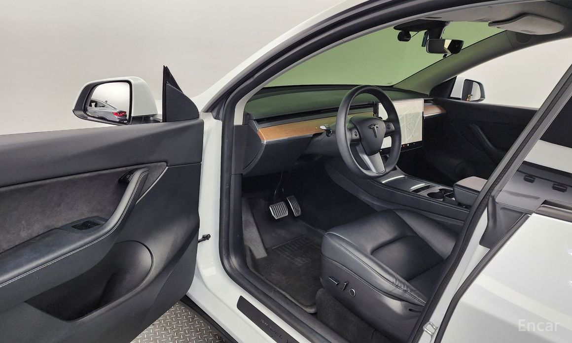 Tesla Model Y Long Range №11