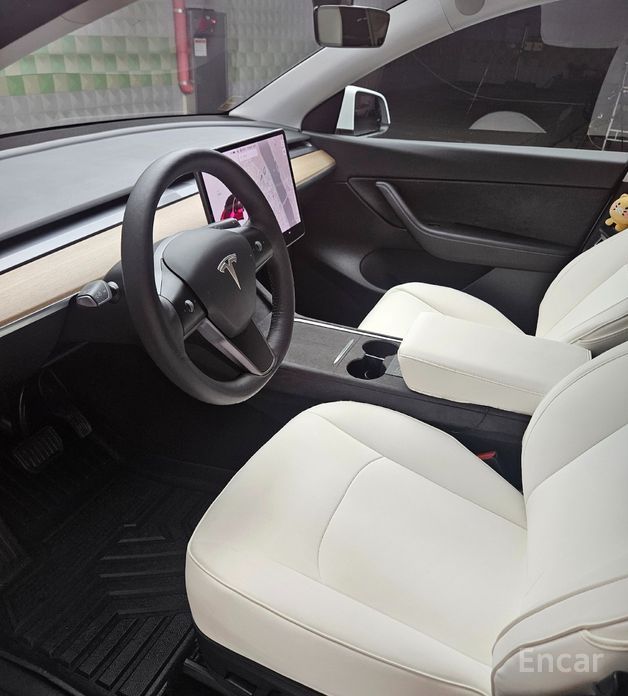 Tesla Model Y Long Range №11