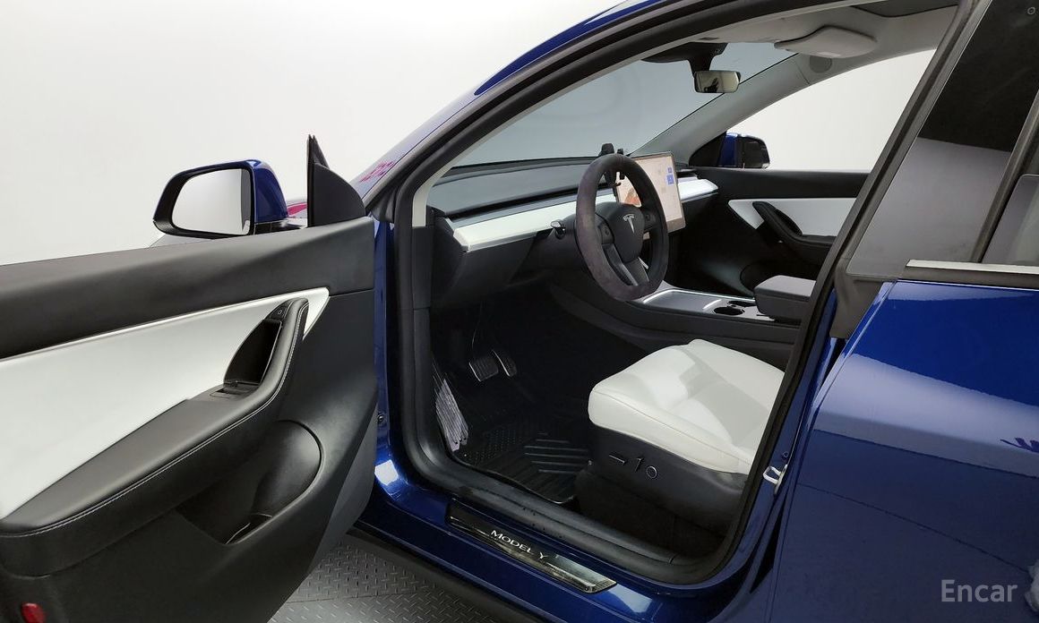 Tesla Model Y Long Range №11