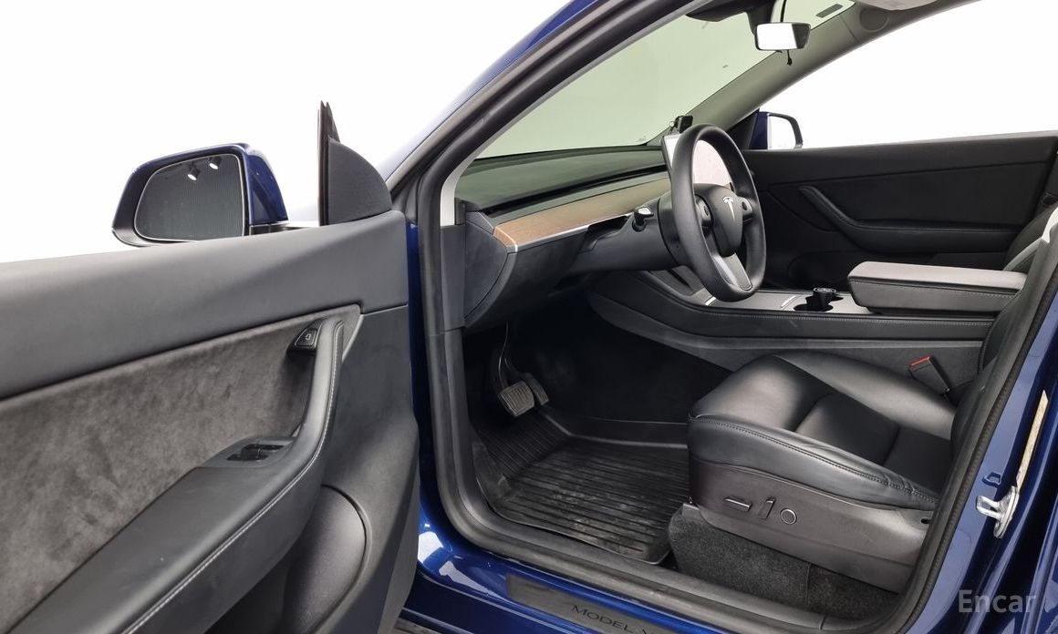 Tesla Model Y Long Range №11