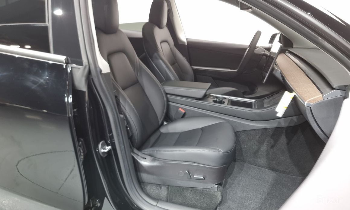 Tesla Model Y Long Range №11