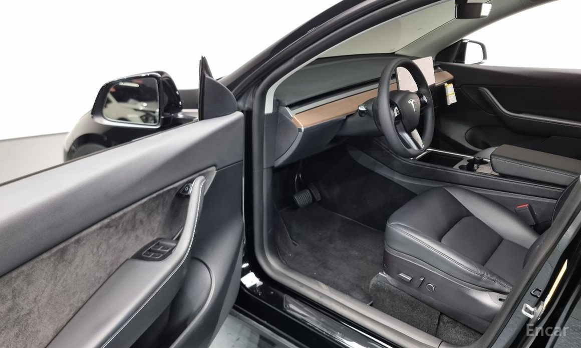 Tesla Model Y Long Range №12