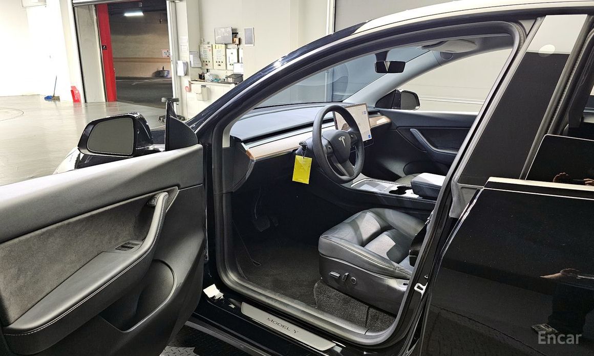 Tesla Model Y Long Range №11