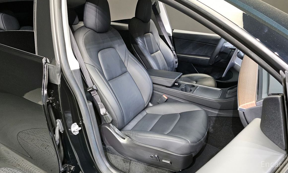 Tesla Model Y Long Range №13