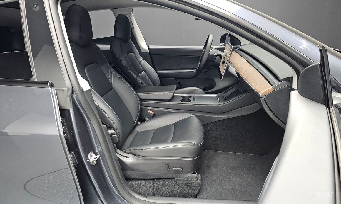 Tesla Model Y Long Range №11