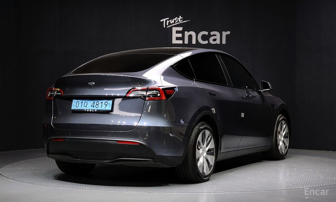 Tesla Model Y Long Range №3
