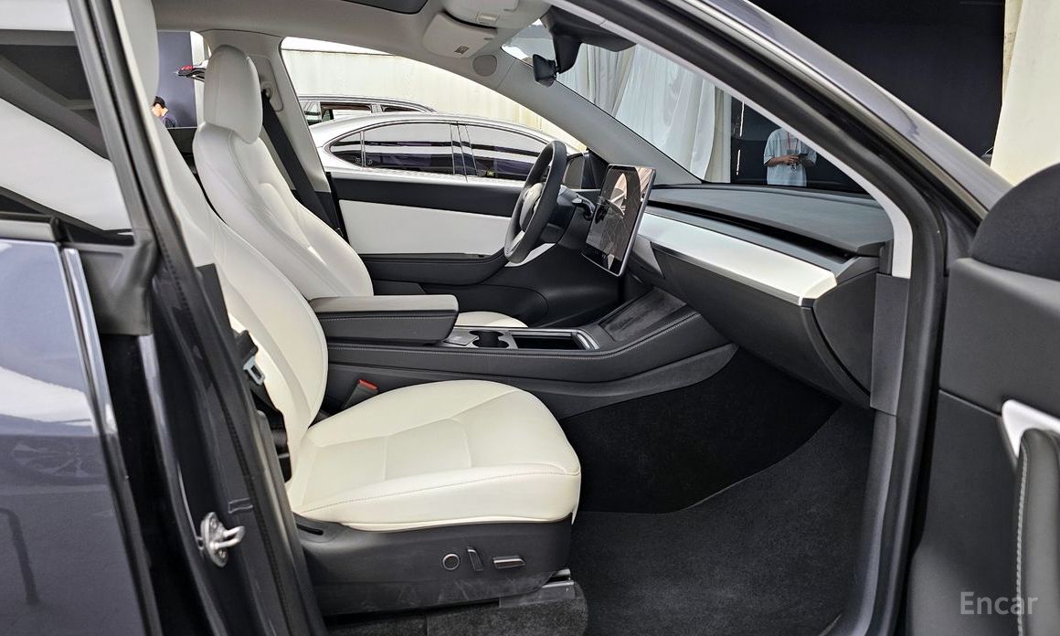 Tesla Model Y Long Range №12