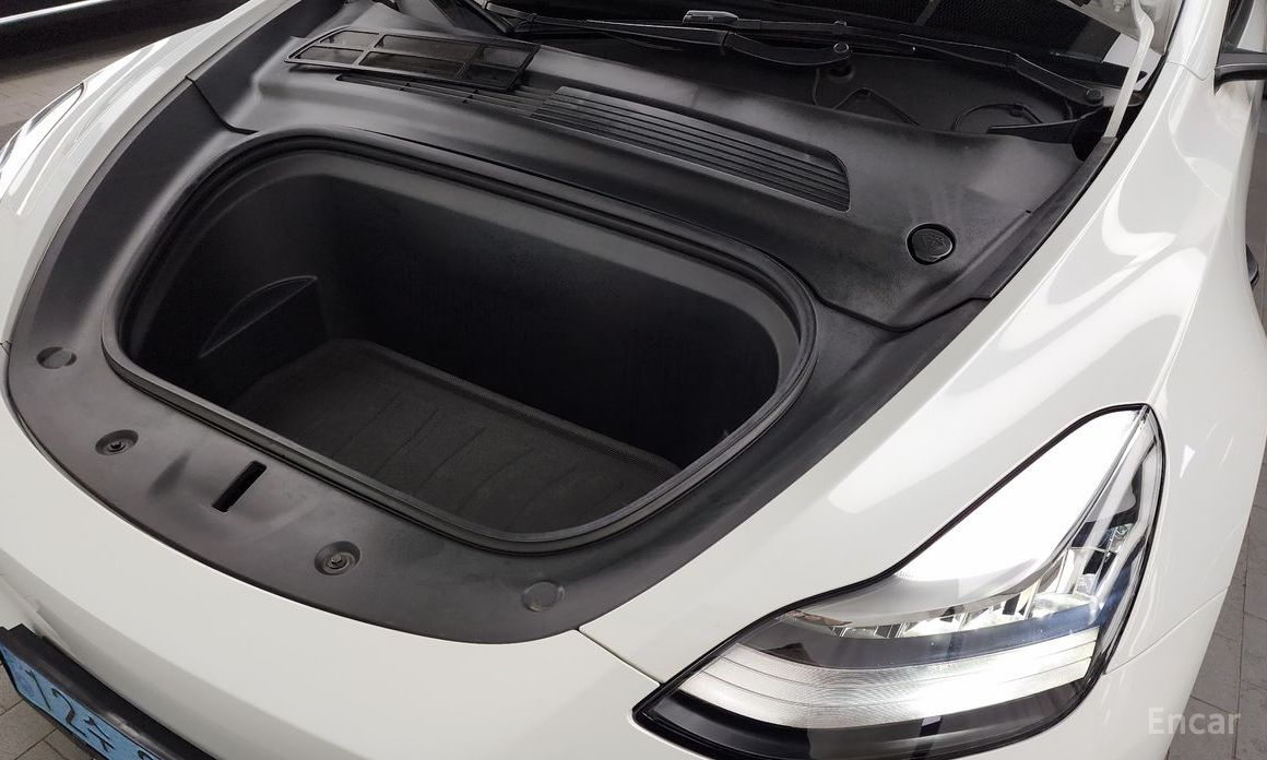Tesla Model Y Long Range №7