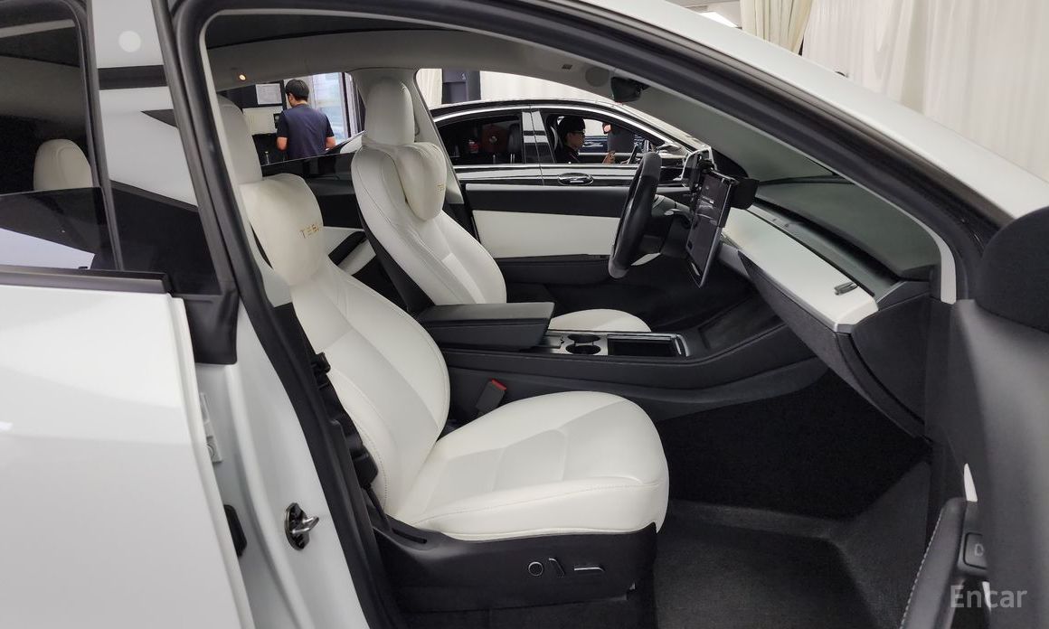 Tesla Model Y Long Range №12