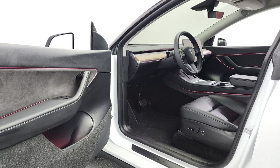 Tesla Model Y Long Range №11