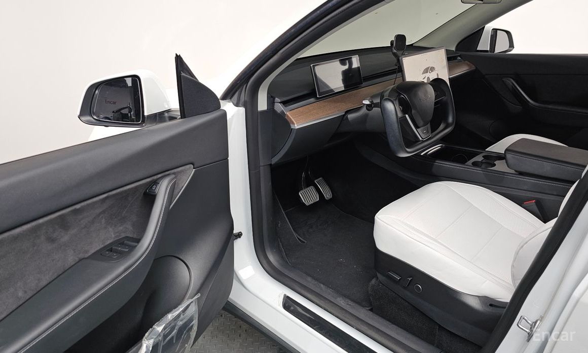 Tesla Model Y Long Range №11