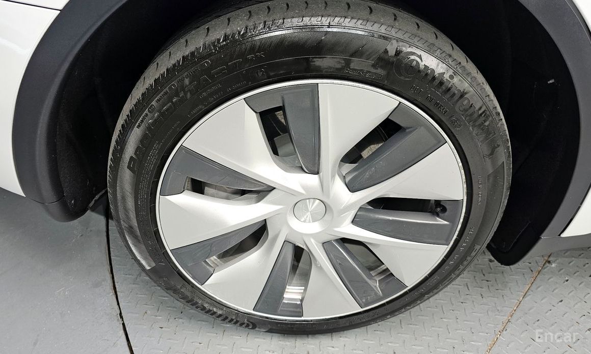 Tesla Model Y Long Range №6