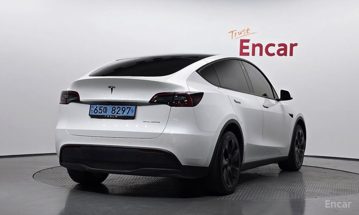 Tesla Model Y Long Range №3