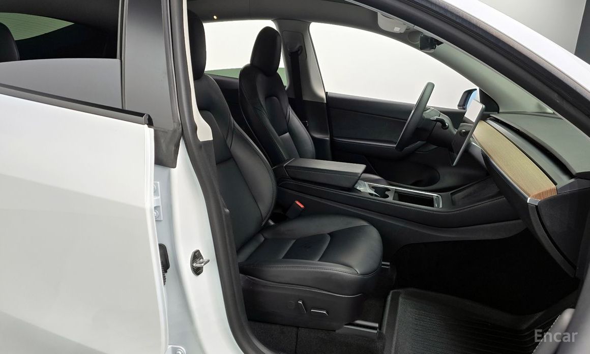 Tesla Model Y Long Range №11