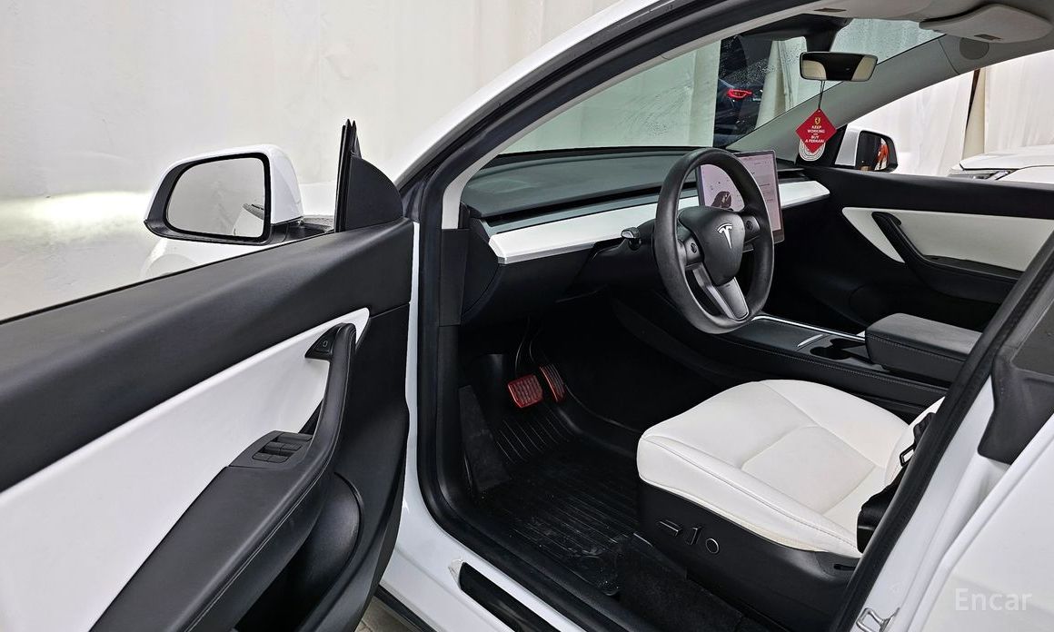 Tesla Model Y Long Range №11