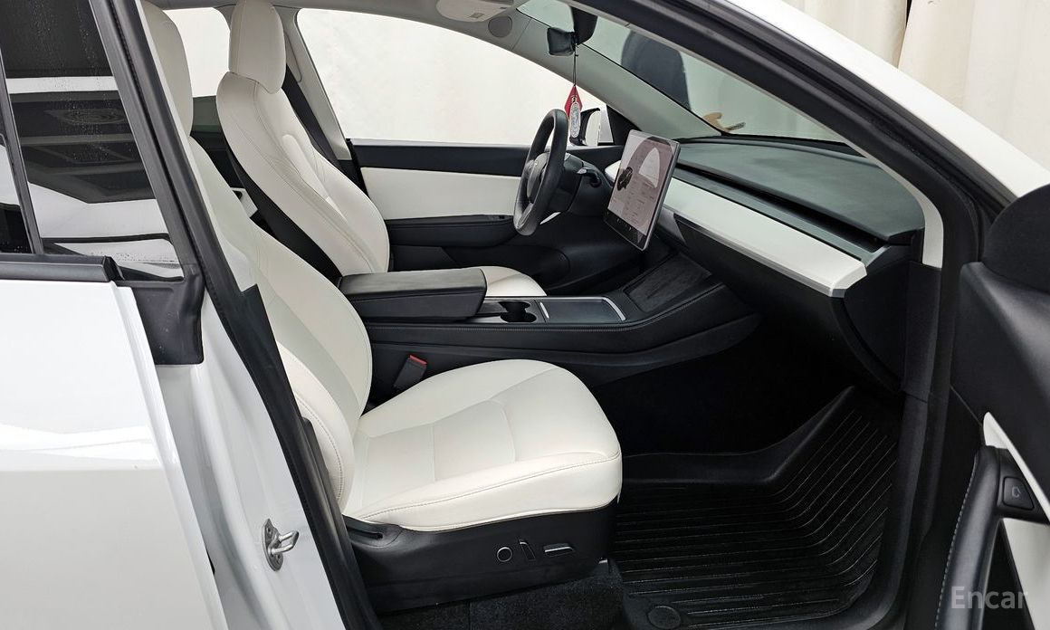 Tesla Model Y Long Range №12