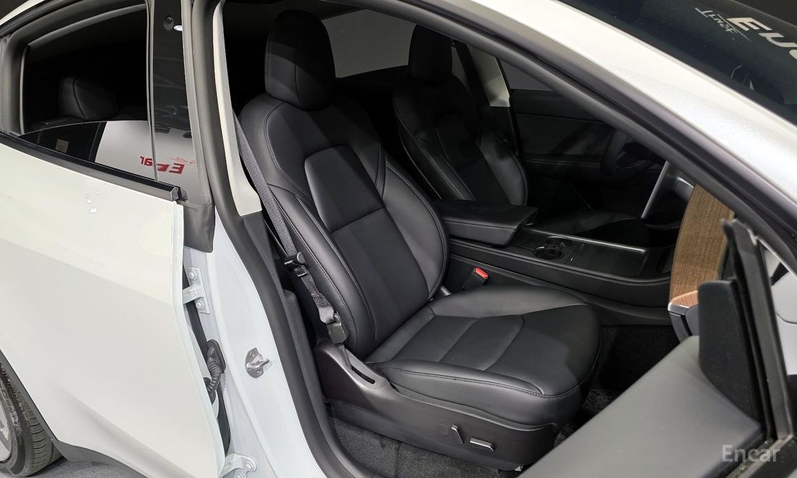 Tesla Model Y Long Range №13