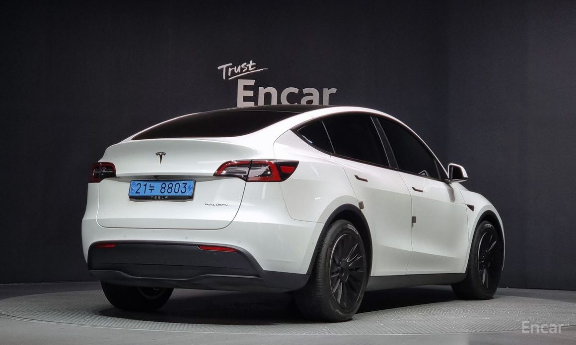 Tesla Model Y Long Range №3