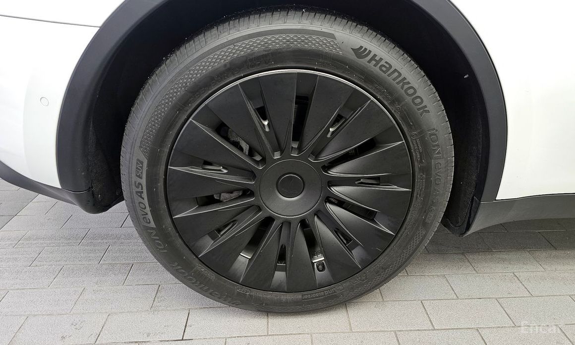 Tesla Model Y Long Range №6