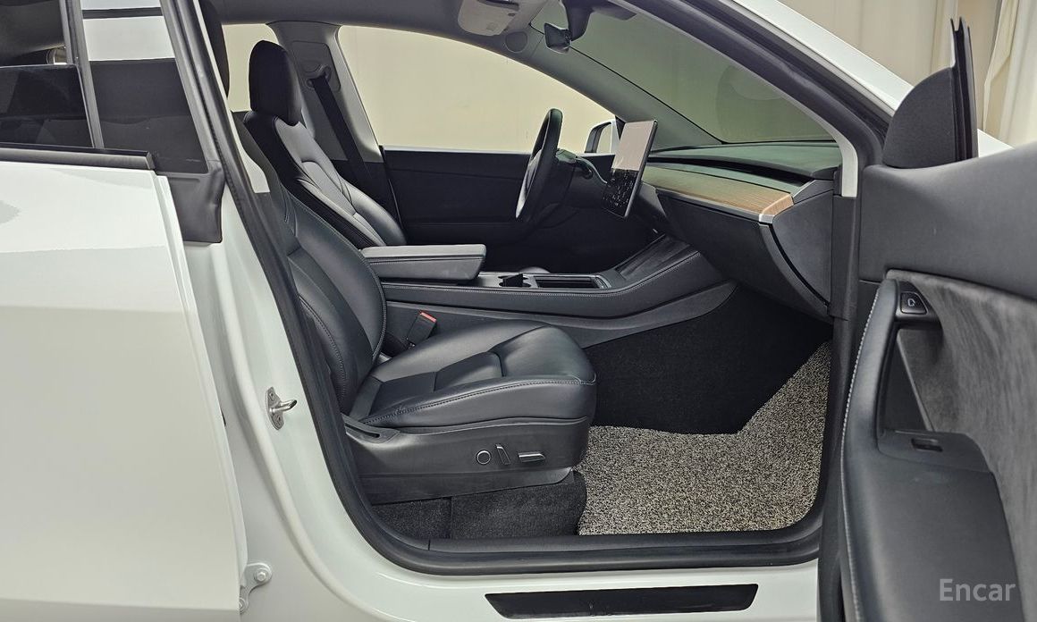 Tesla Model Y Long Range №12