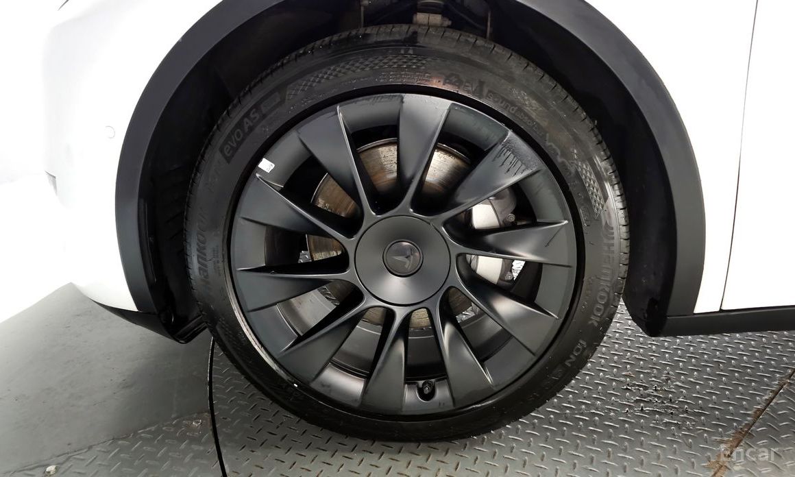 Tesla Model Y Long Range №6