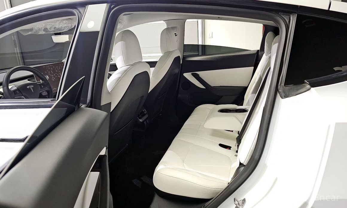Tesla Model Y Long Range №12