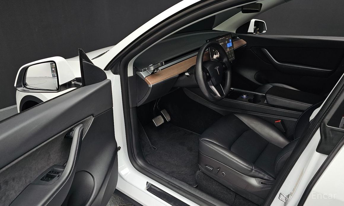 Tesla Model Y Long Range №12