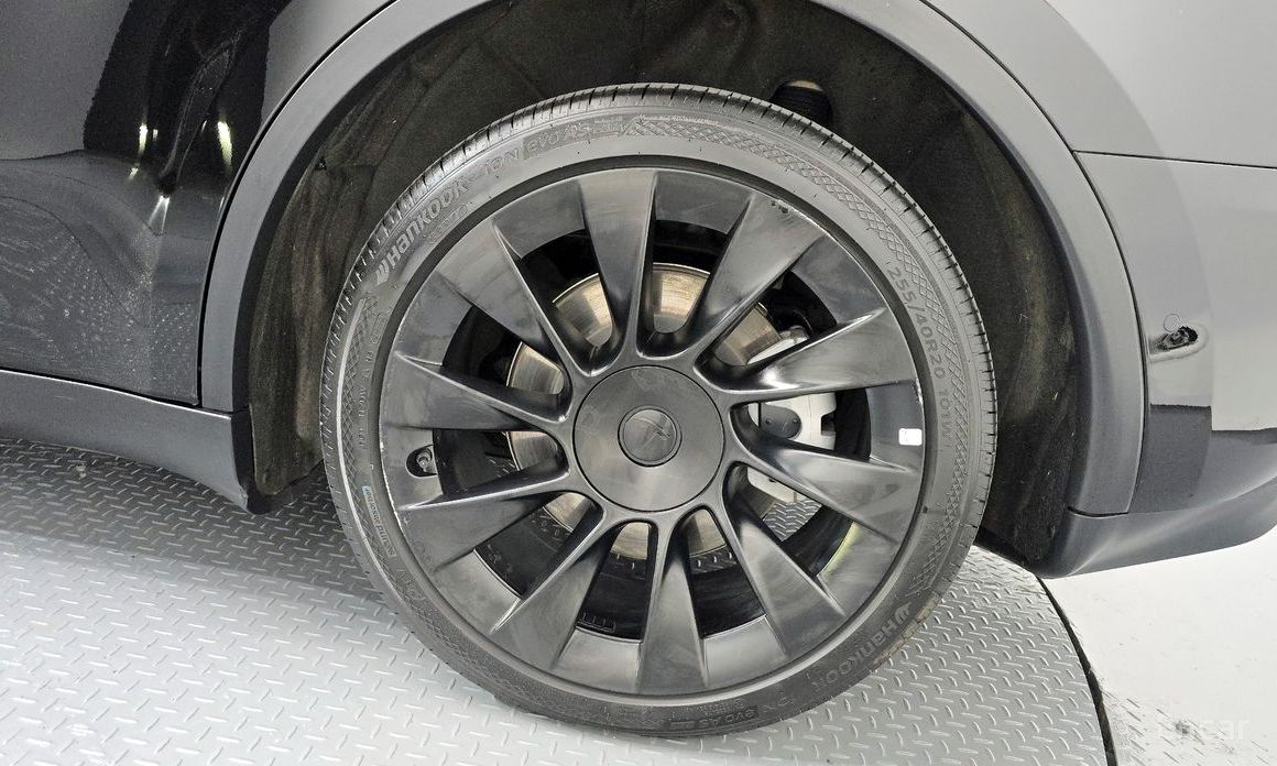 Model Y Long Range 6