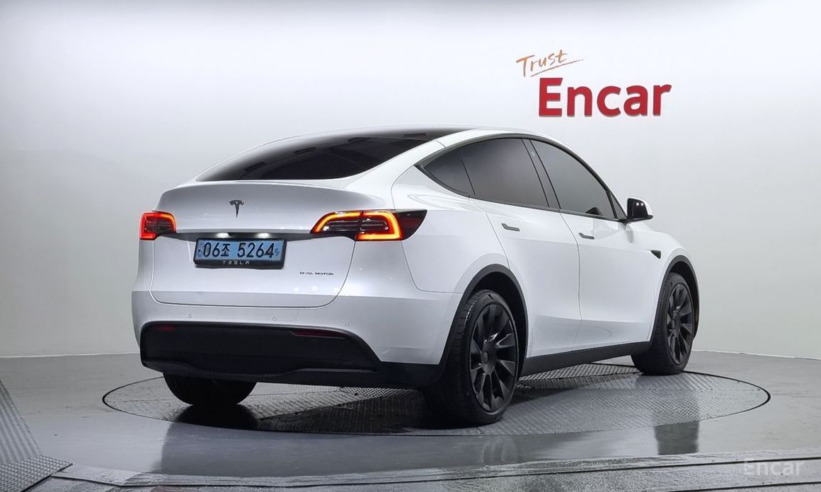 Tesla Model Y Long Range №3