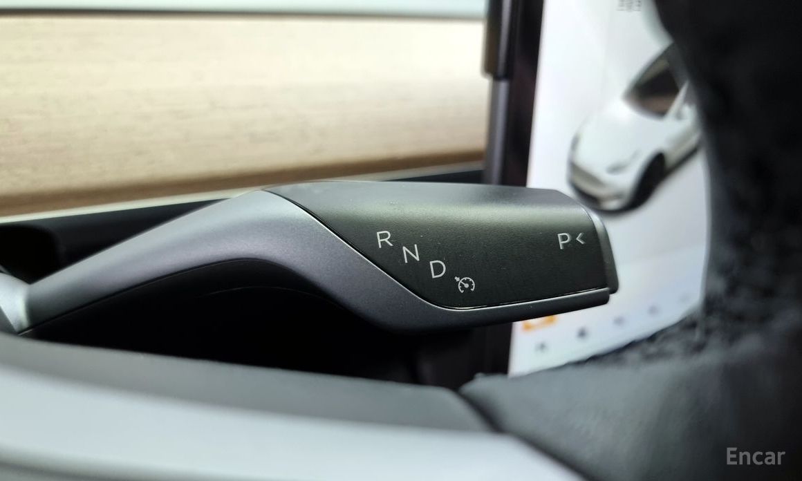 Tesla Model Y Long Range №10