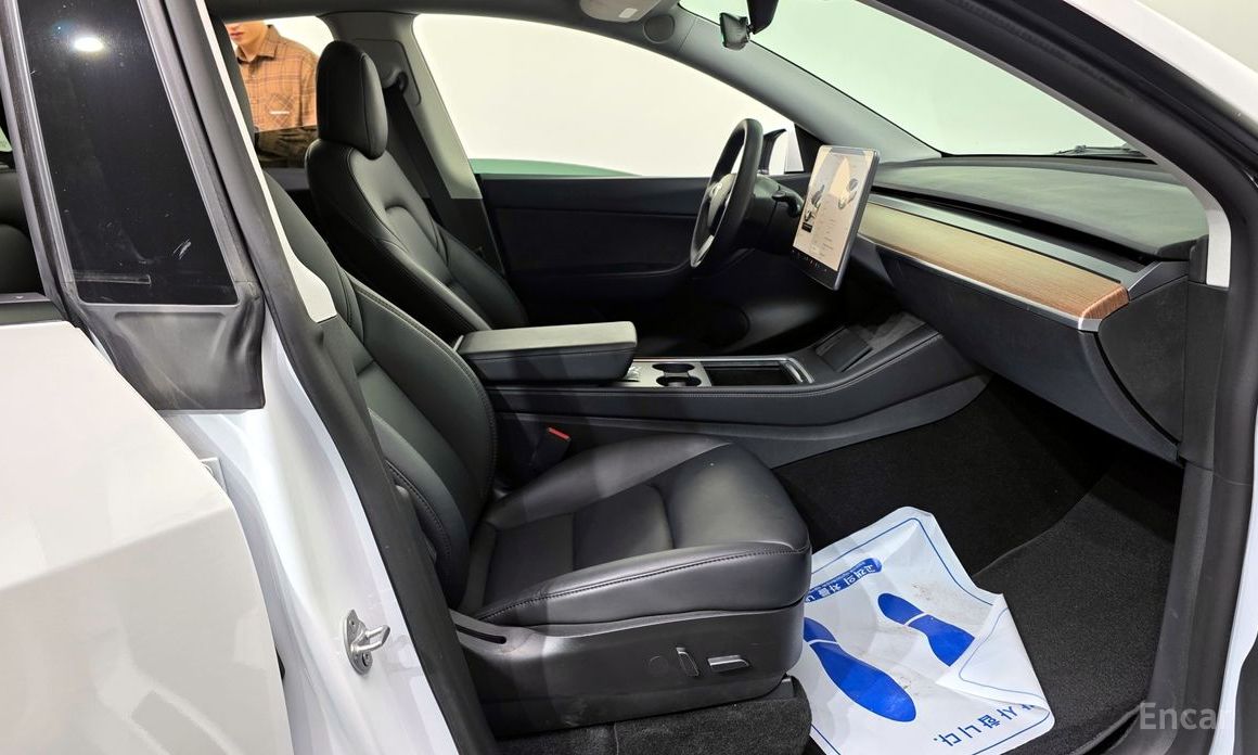 Tesla Model Y Long Range №12