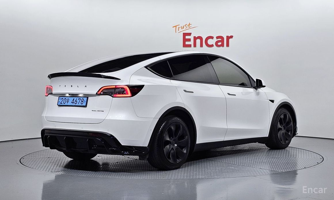 Tesla Model Y Long Range №3