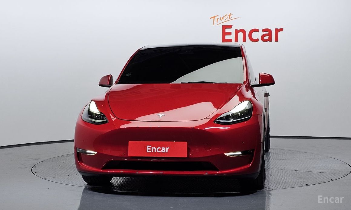 Tesla Model Y Performance  4