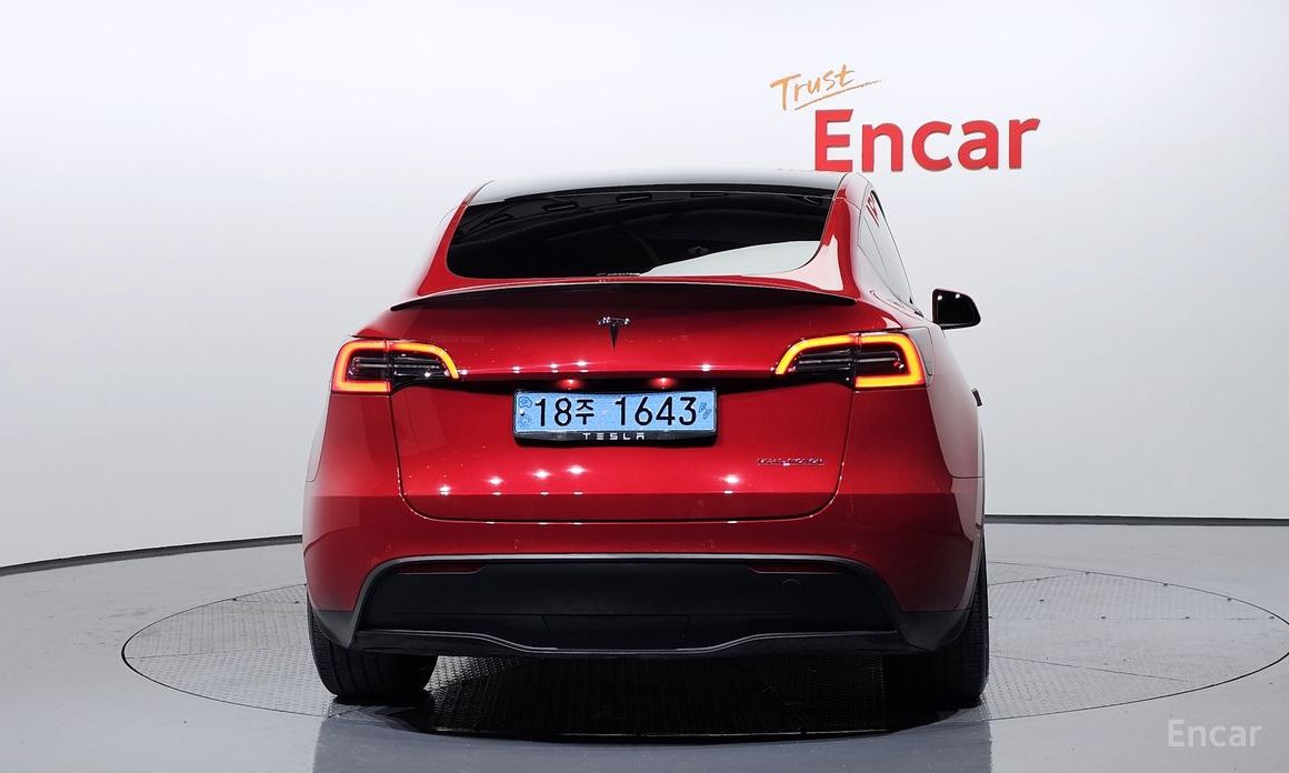 Tesla Model Y Performance  5