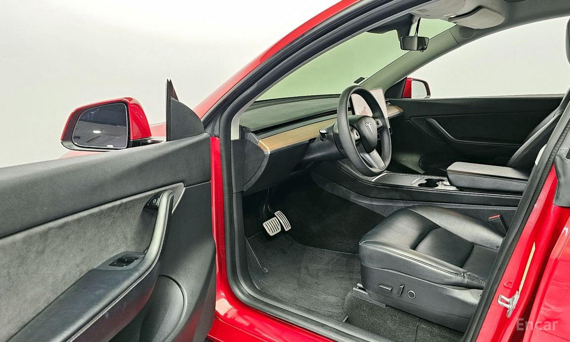 Tesla Model Y Performance  11