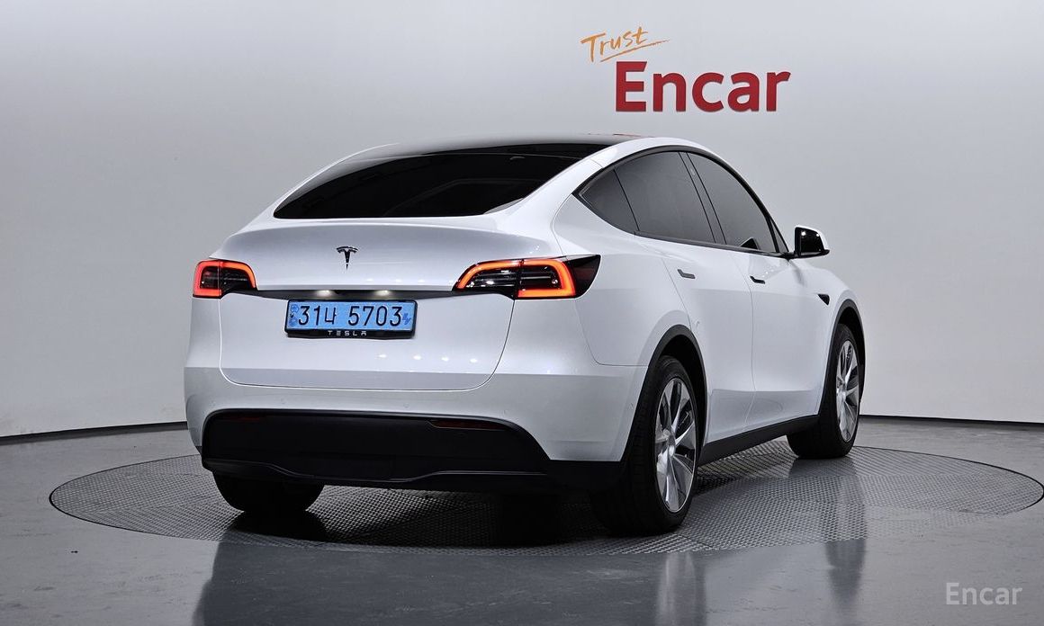 Tesla Model Y Standard Range №3