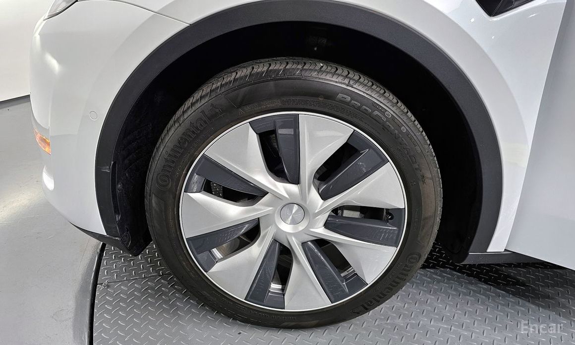 Tesla Model Y Standard Range №6